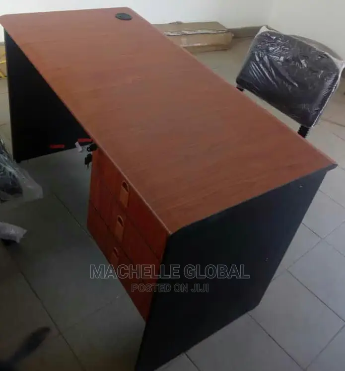 4feet Office Table