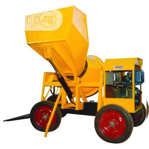 Self Loading Concrete Mixer (560litres)