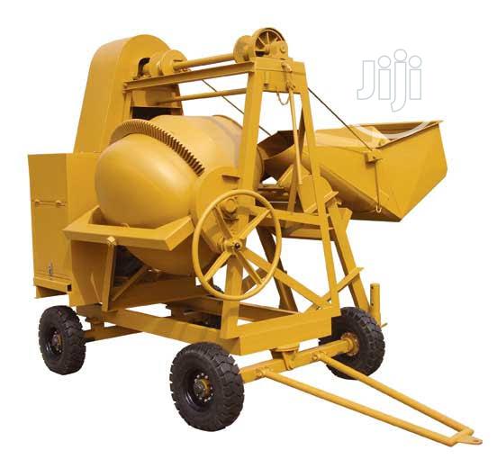 Self Loading Concrete Mixer (560litres)