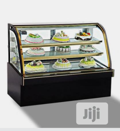 Cake Show Case