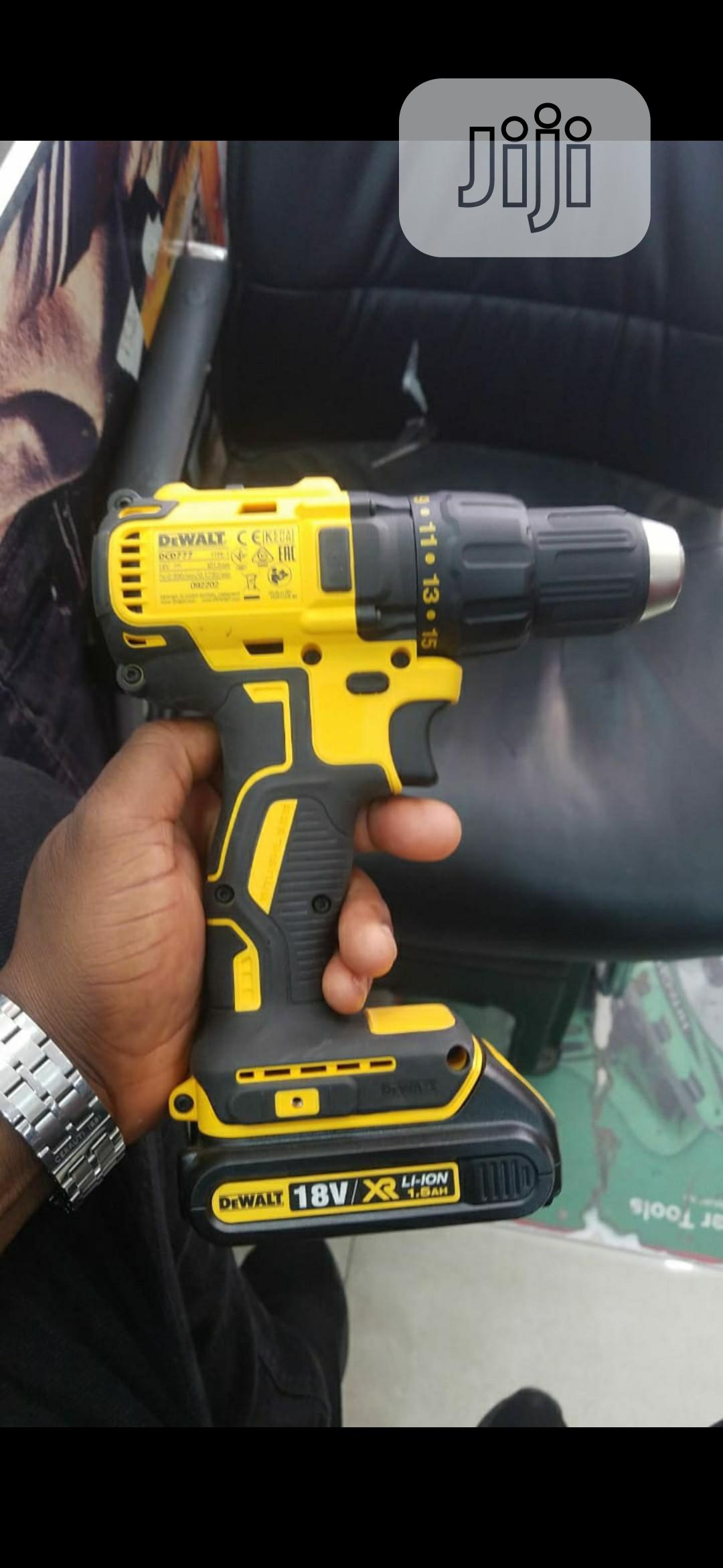 Dewalt 18volts Battery Drill