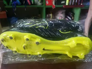 Nike Size 45 Boot