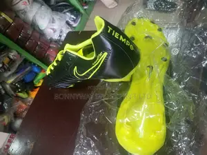 Nike Size 45 Boot