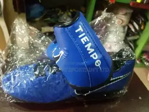 Nike Size 43 Soccer Boot