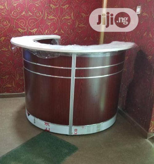 Round Reception Table