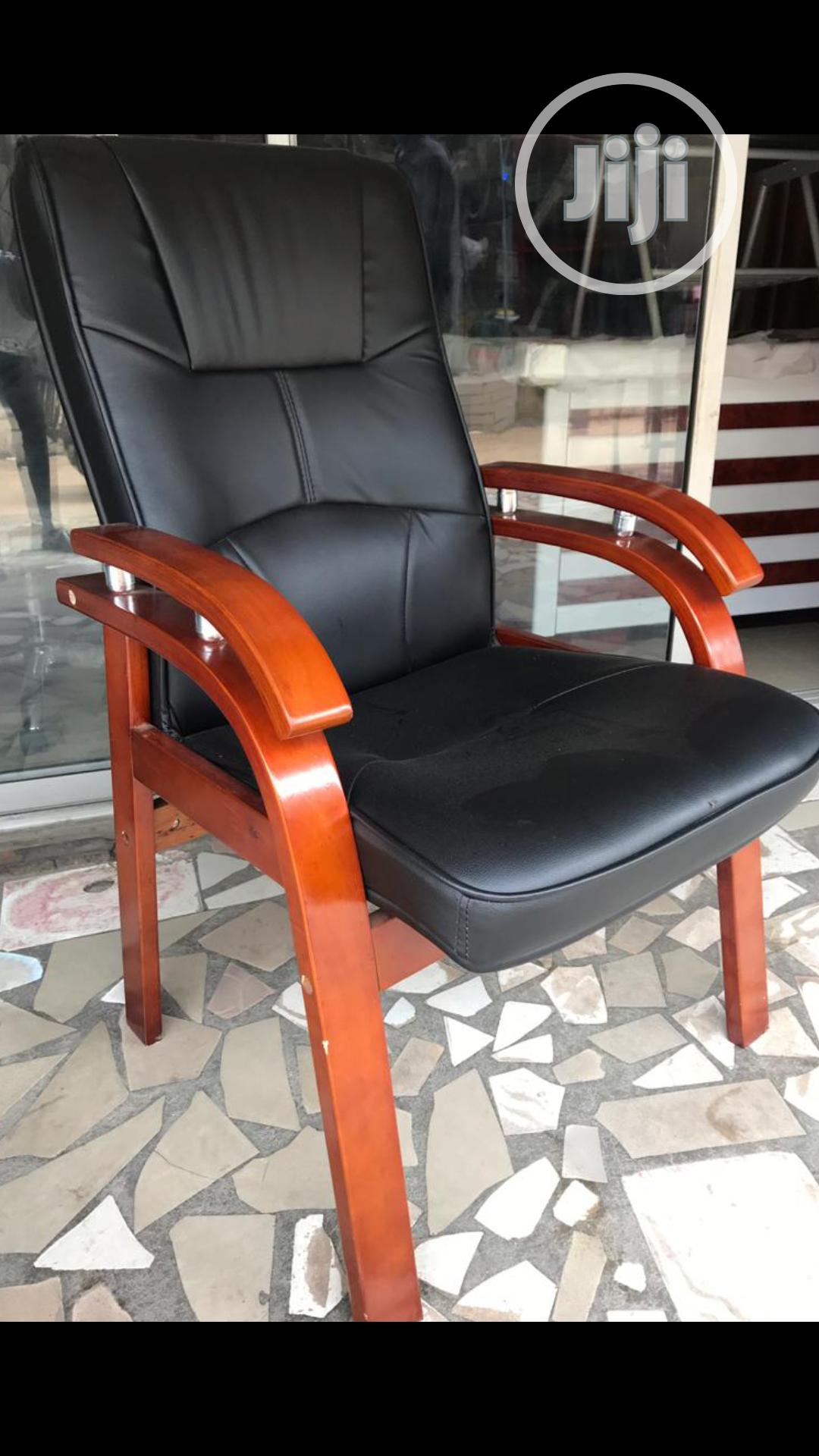 A Unique Executive Visitors Chair