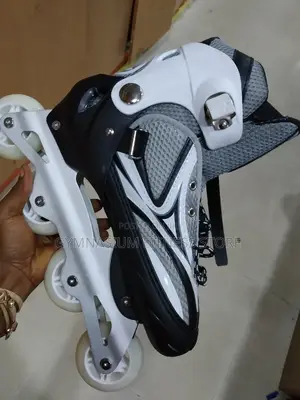 Skate Shoe Black and White New 113
