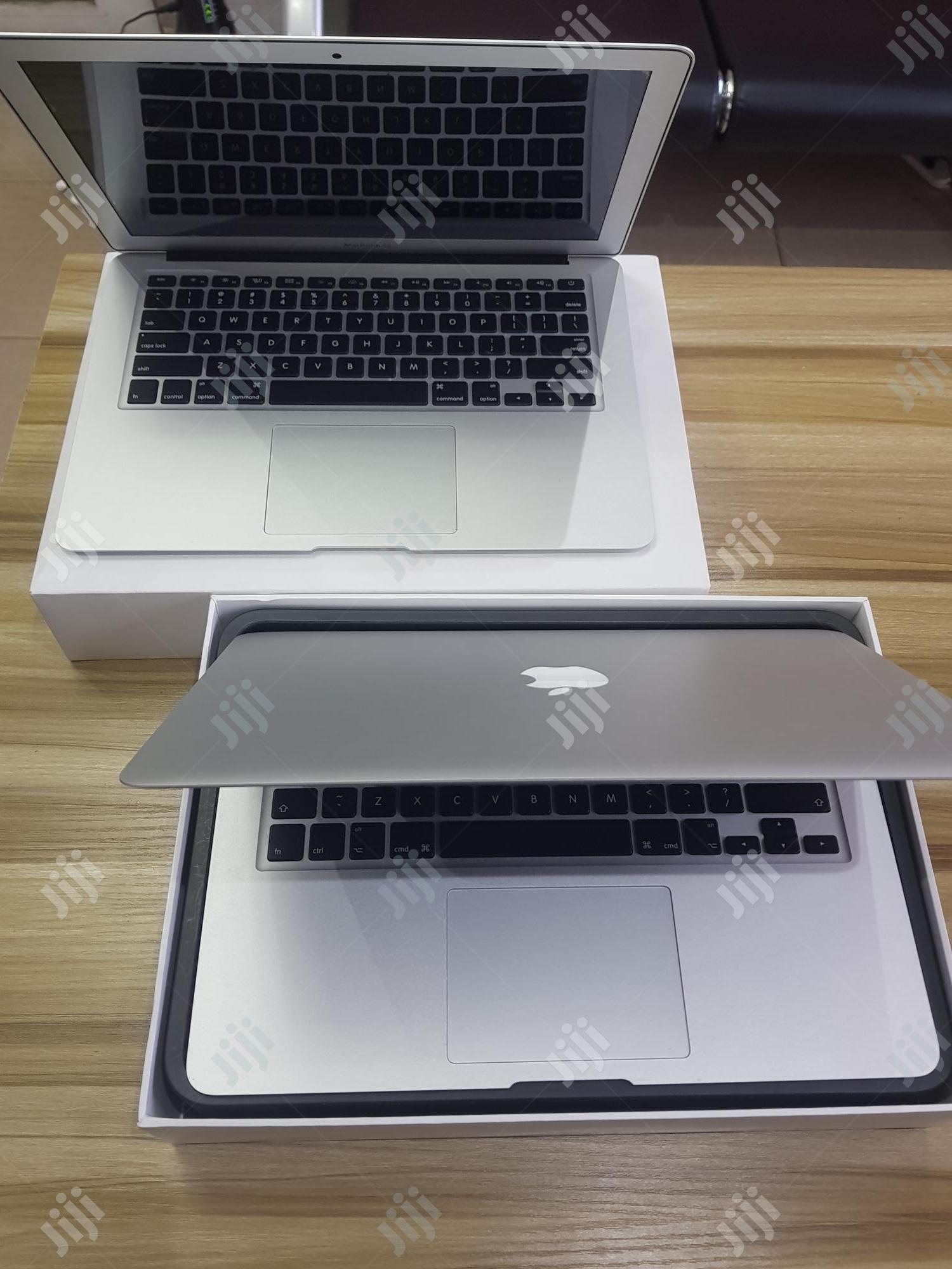 Laptop Apple MacBook Air 8GB Intel Core i5 SSD 128GB