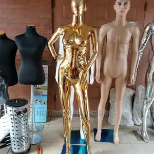 Faceless Gold Chrome Femakle Mannequins Display
