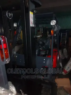 Mobile Forklift 3000kg