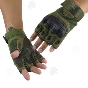 Half Finger Hunting Climbing Cycling Gym & Fitness Gloves (Green)