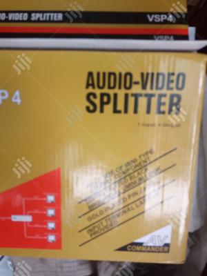 Av Splitter 4way