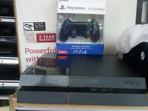 Direct Uk Ps4 Plus Fifa23, Pes23 And 14 Games With Pad