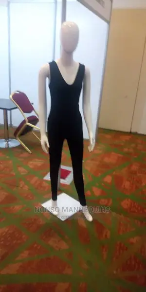 Clothes Display Glossy White Female Fashion Mannequins