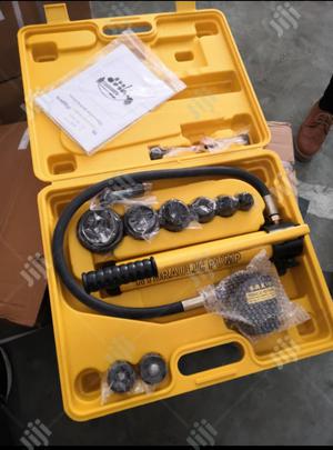 Hydraulic Hole Cutter