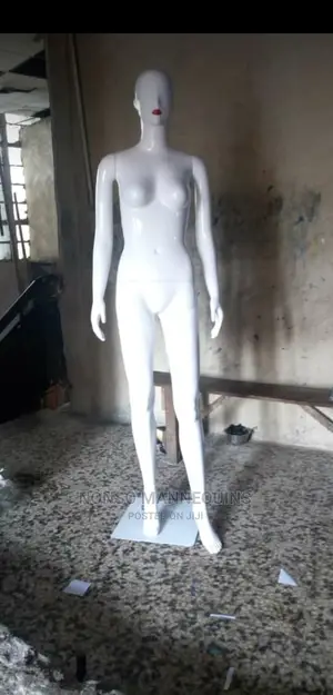White Pose Female Clothes Display High End Mannequins