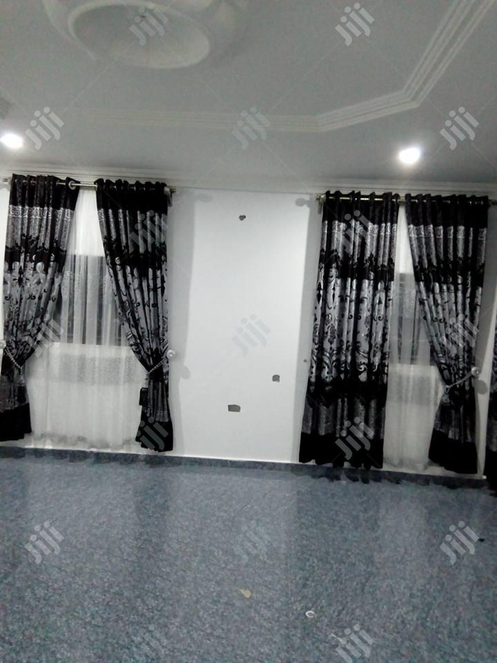 Curtain Curtain