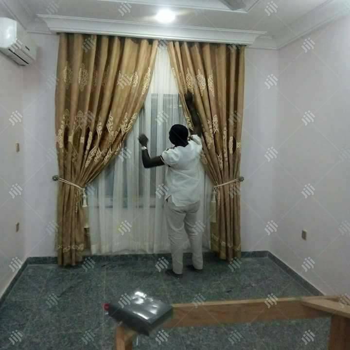 Curtain Curtain
