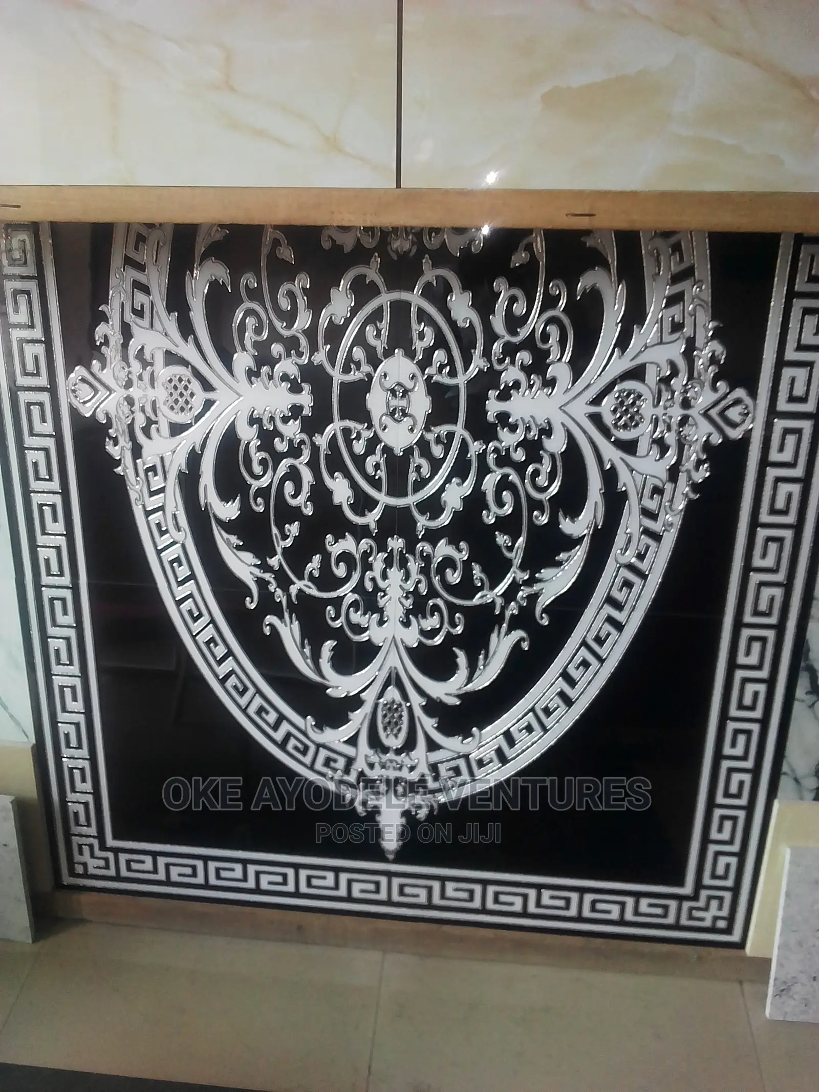 Sitting Room Deco (Full Size)