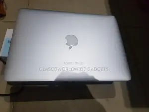 Laptop Apple MacBook Pro 2015 8GB Intel Core I5 SSHD (Hybrid) 256GB