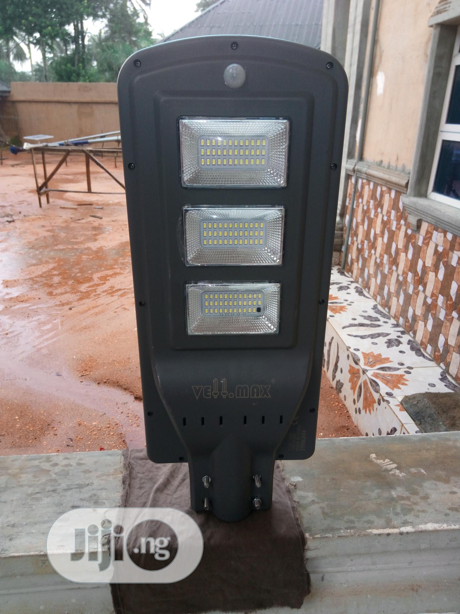 300 Watt Solar Street Light