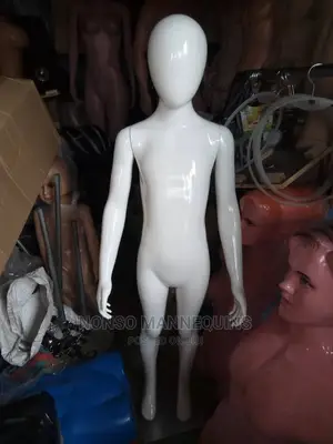 Glossy White Egg Face Fashion Display Mannequins 1