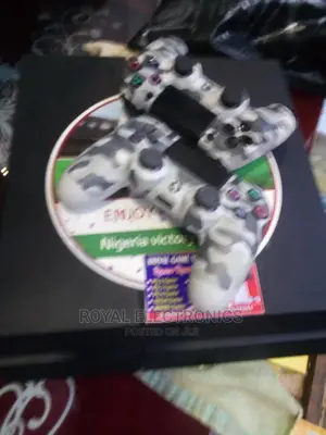 Ps4 Game With10games Downloaded With Fifa 20 and Pes 20