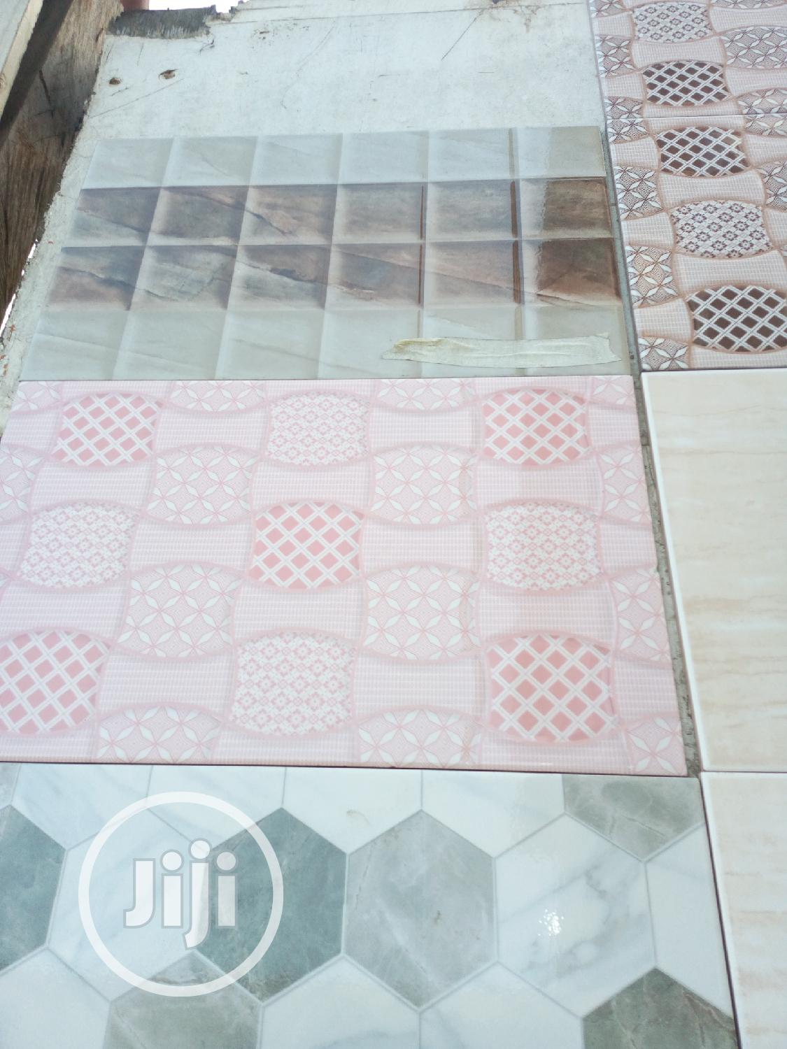25x40bwall Tiles