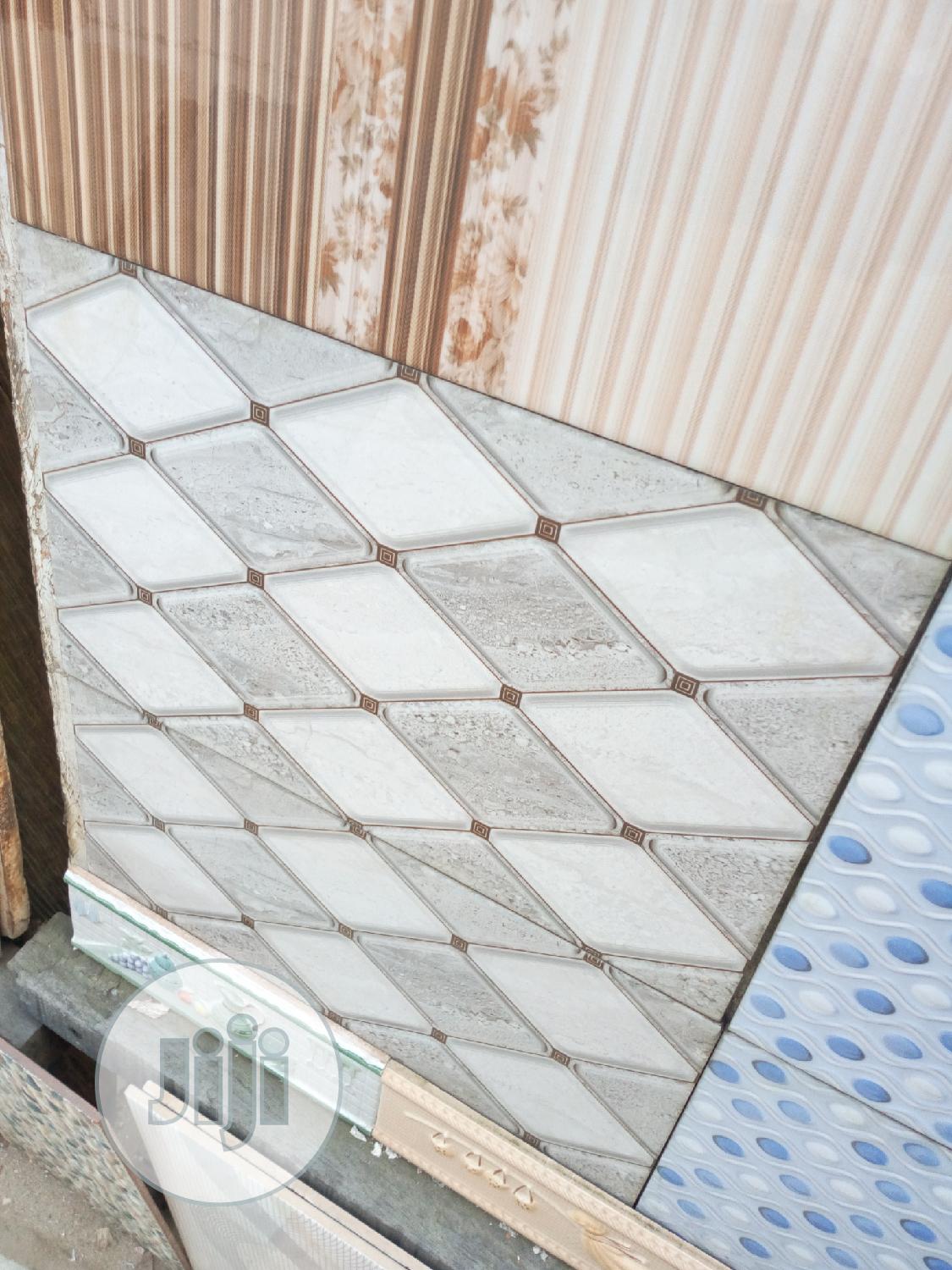 25x40bwall Tiles