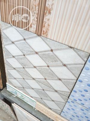 25x40bwall Tiles