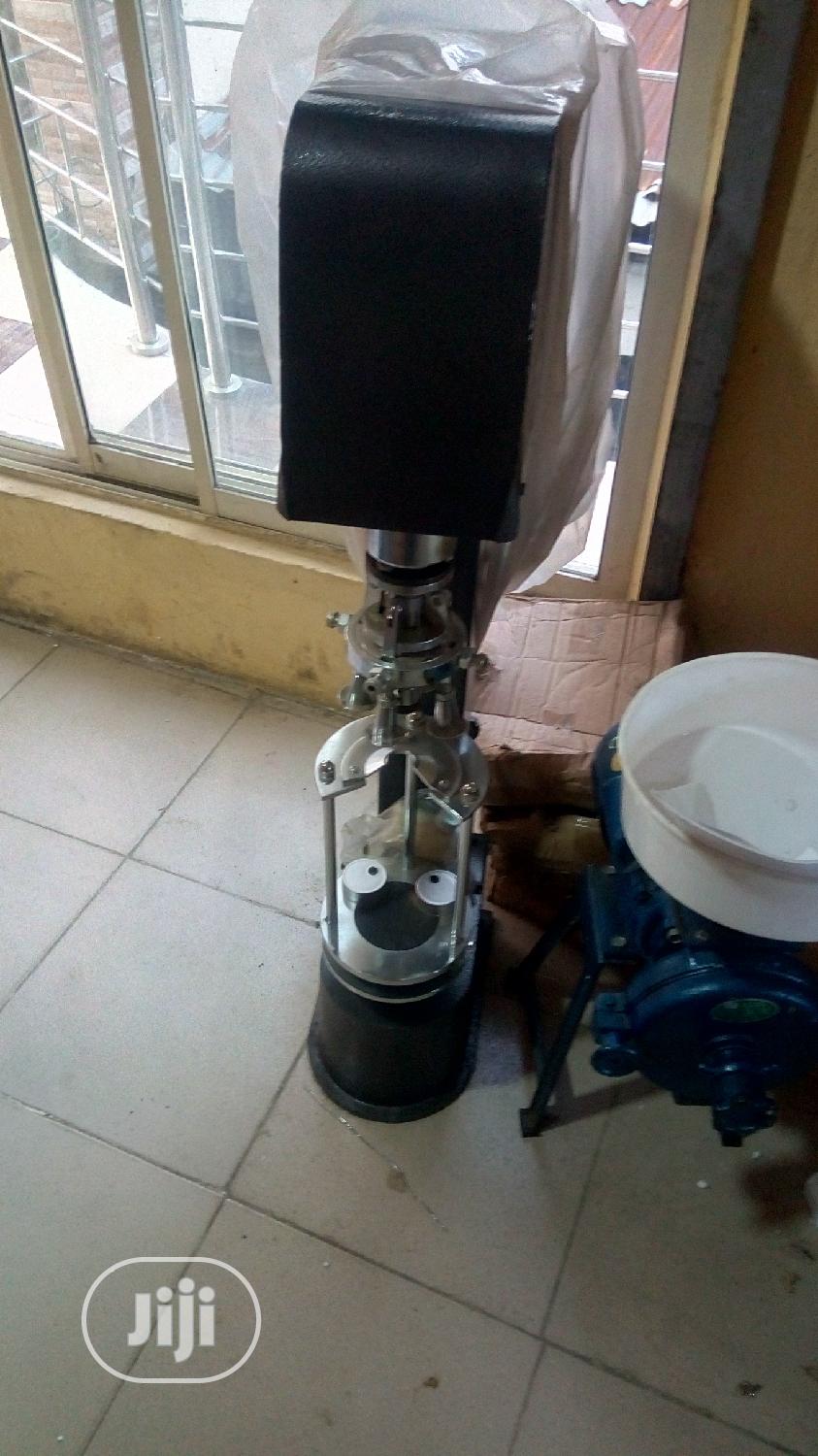 Bottle Capping Machine