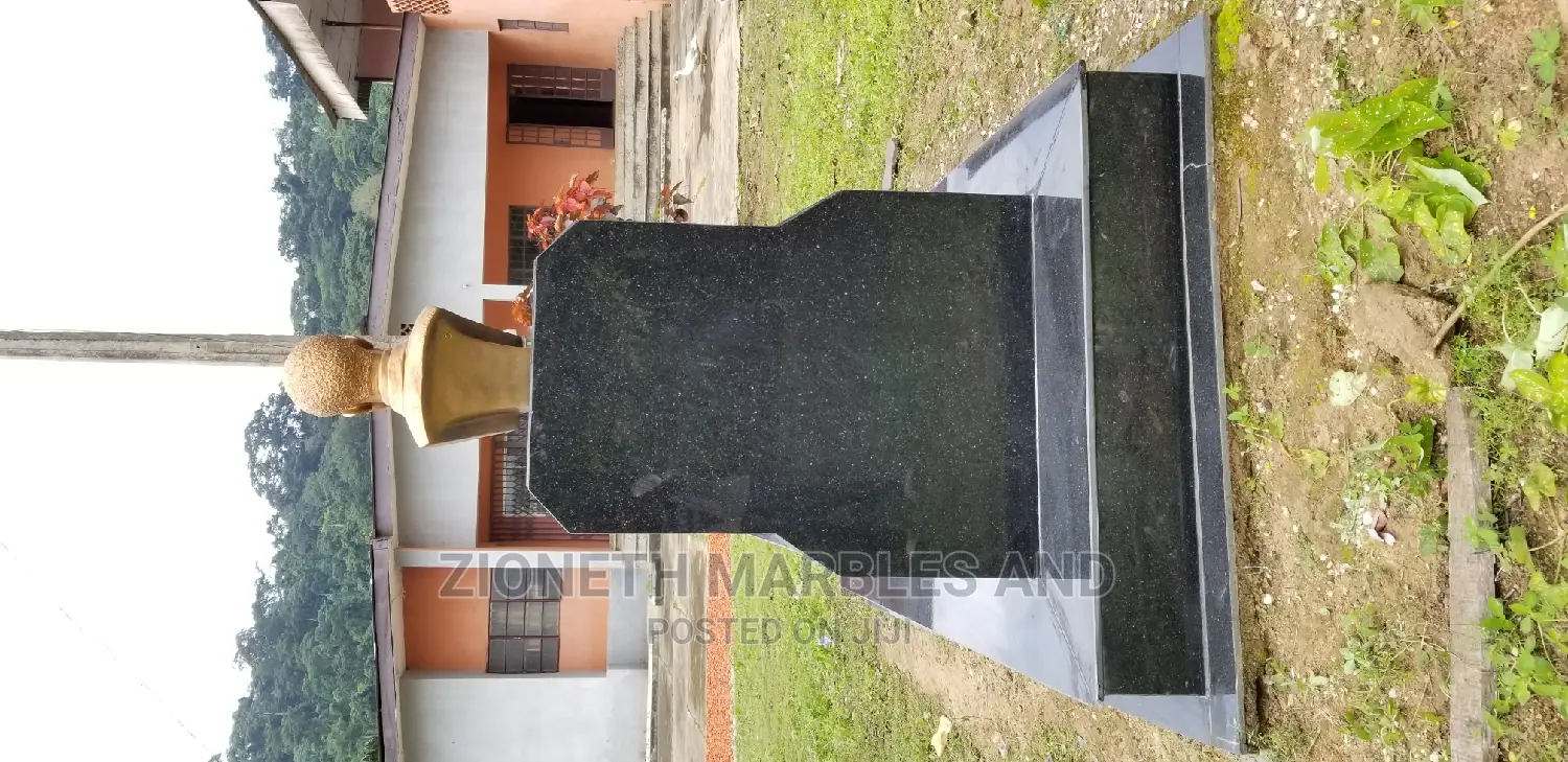 Black Galaxy Granite Slab for Grace Yard