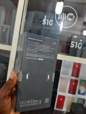 New Samsung Galaxy S10 128 GB Gray