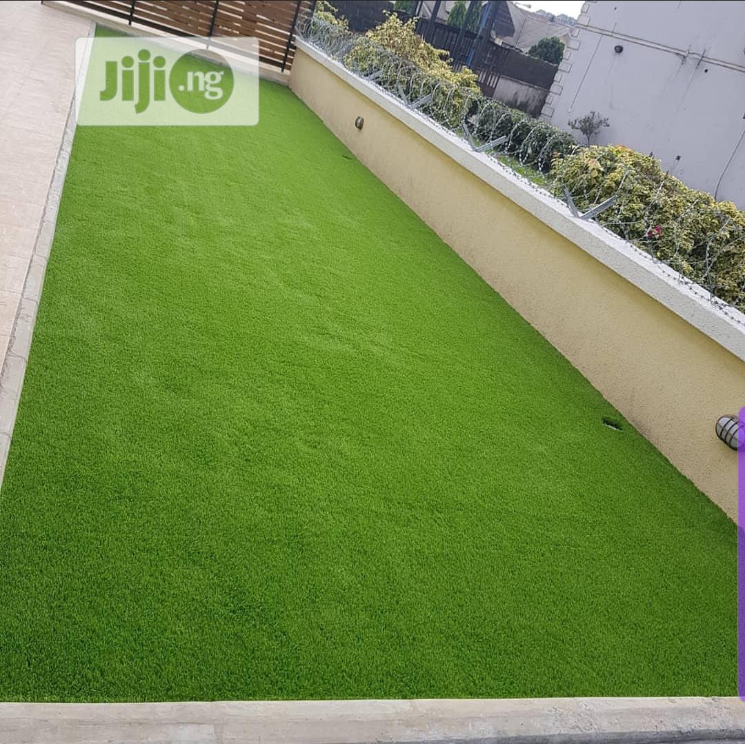 High Quality Artificial Green Grass for Home Garden.