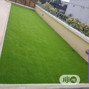 High Quality Artificial Green Grass for Home Garden.