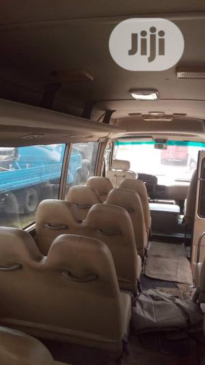 Toyota Coaster 2012