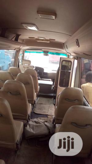 Toyota Coaster 2012