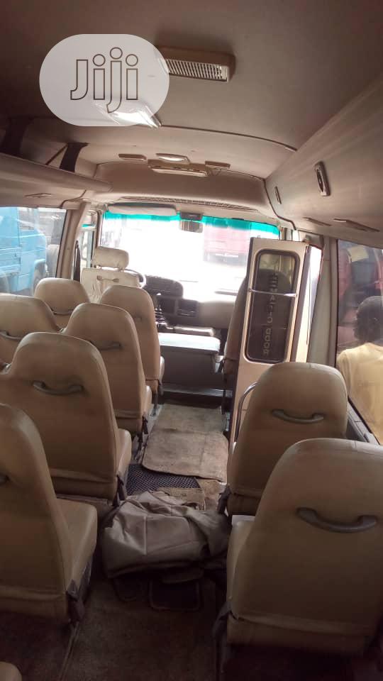 Toyota Coaster 2012