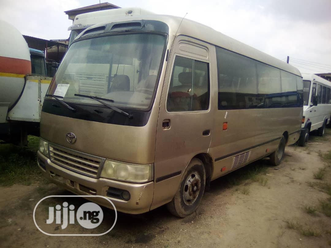 Toyota Coaster 2012