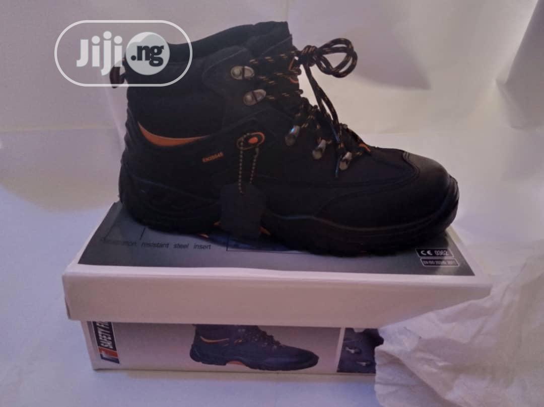 Safety Shoe Safety First