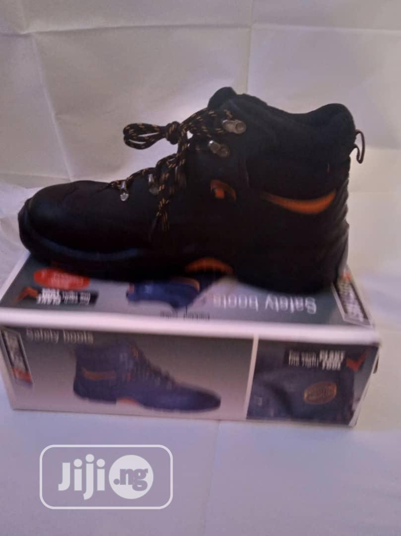 Safety Shoe Safety First