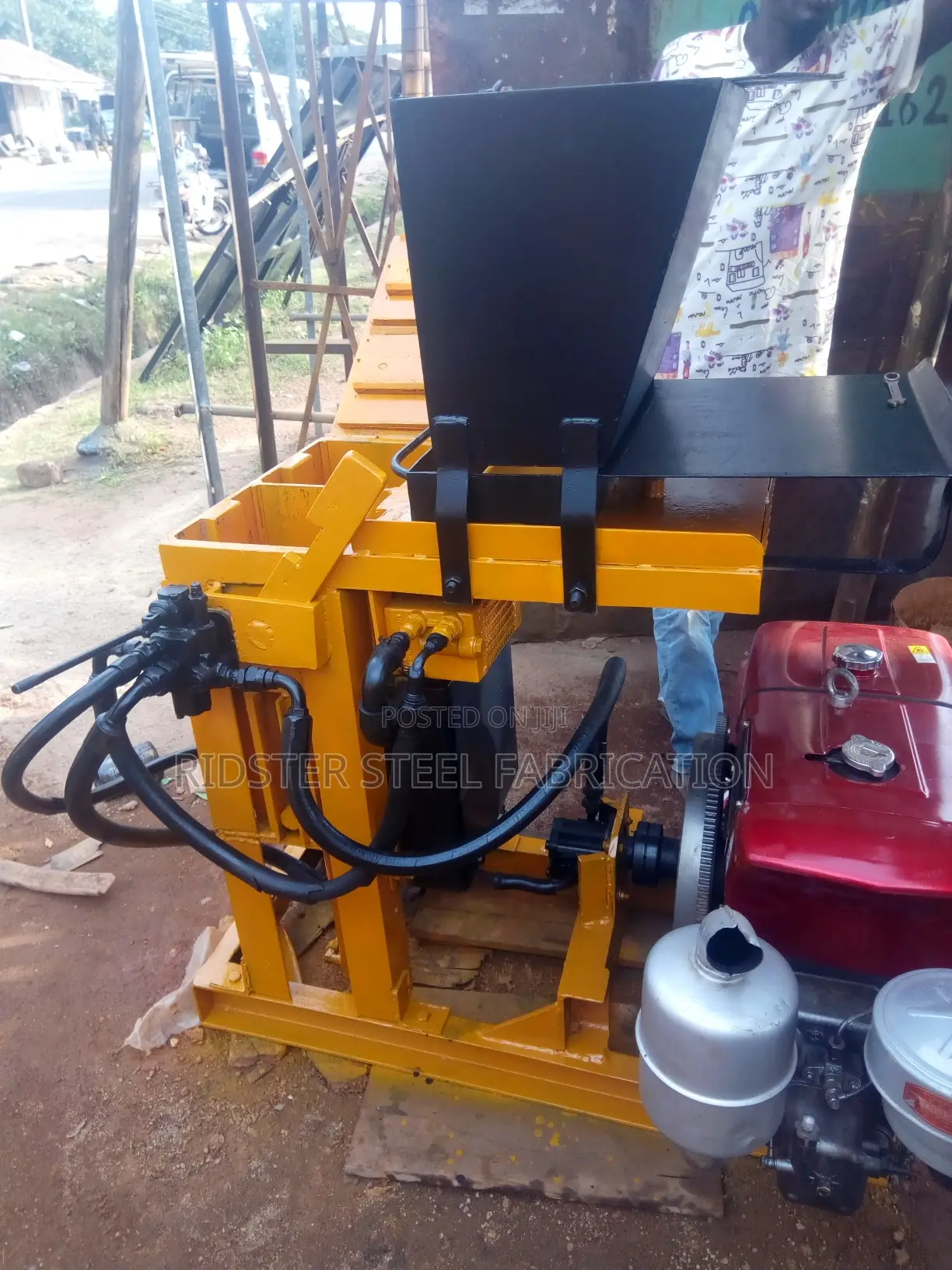 Hydro-Eletric Bricks and Blocks Moulding Machines