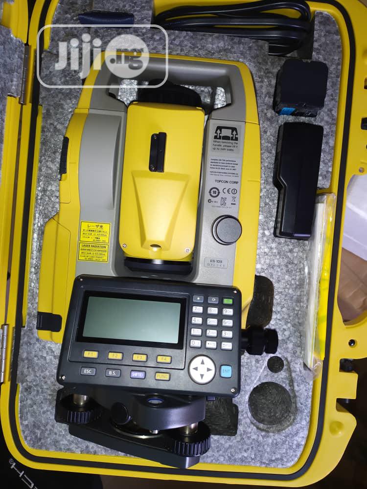 Topcon Total Station