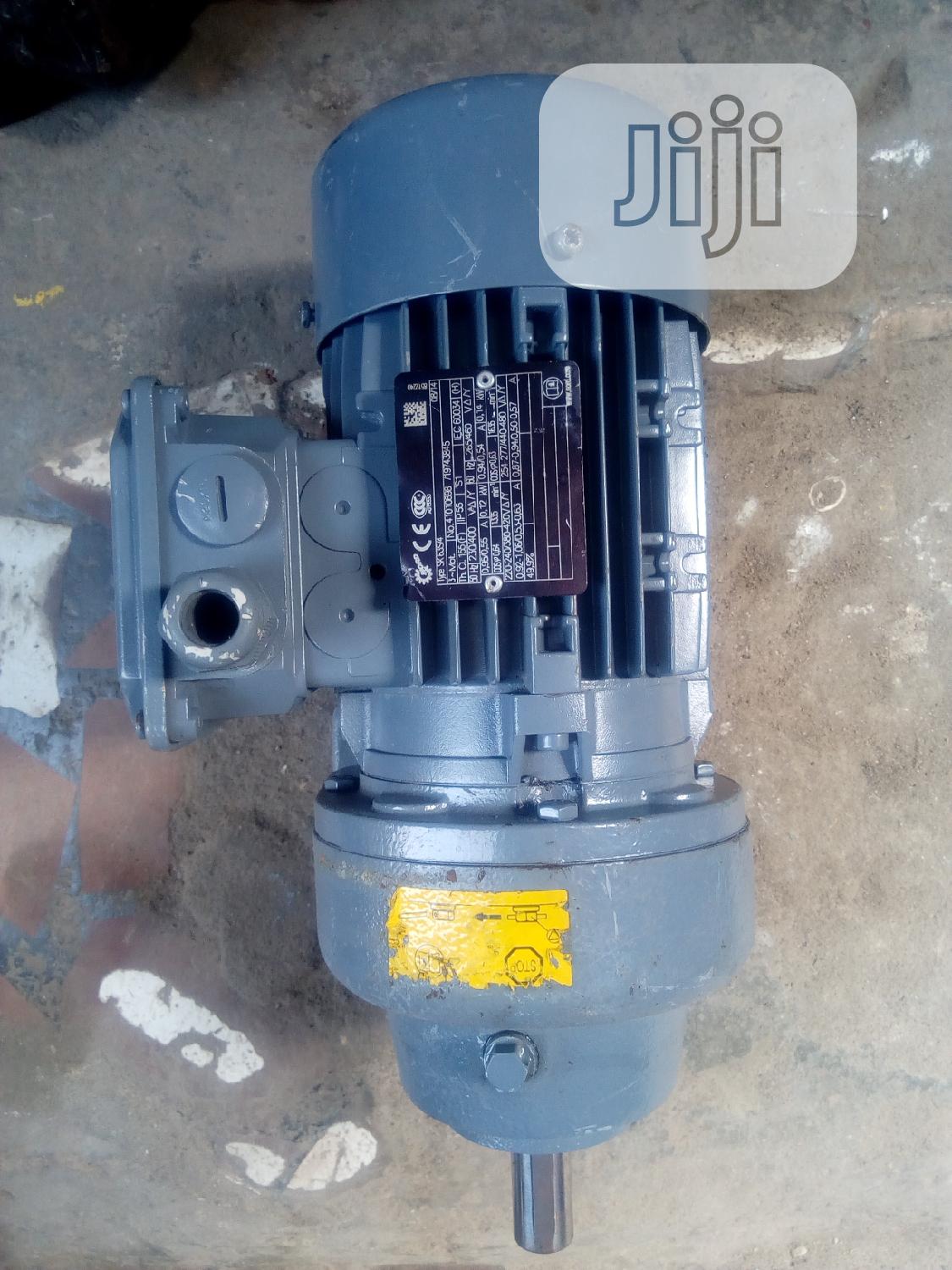 Ecetrlc Gear Motor