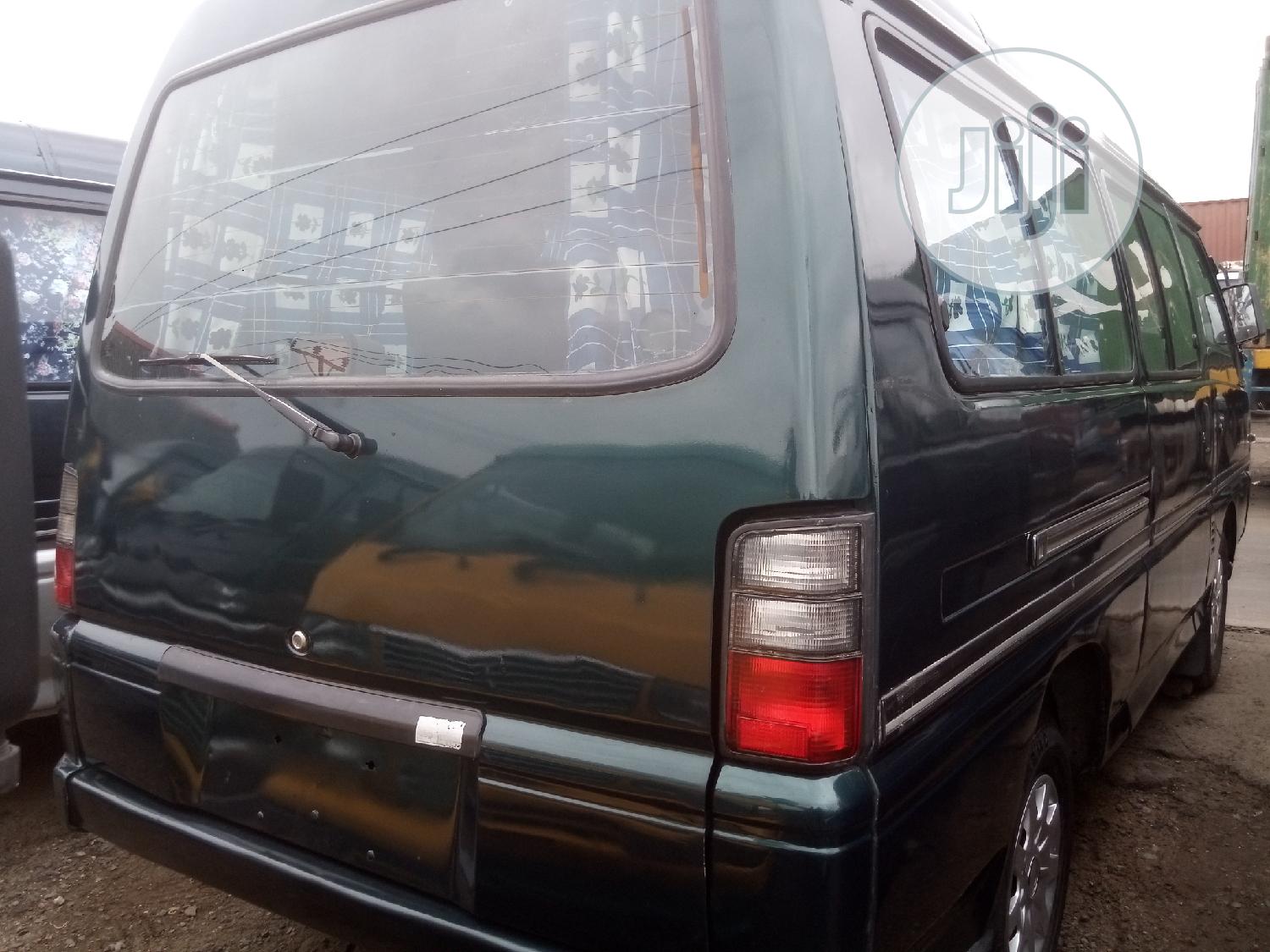 Mitsubishi L300 2001 Green