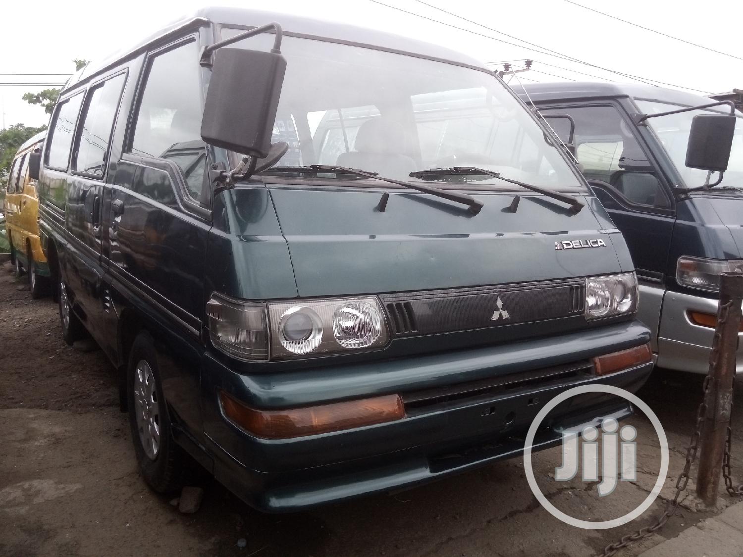 Mitsubishi L300 2001 Green
