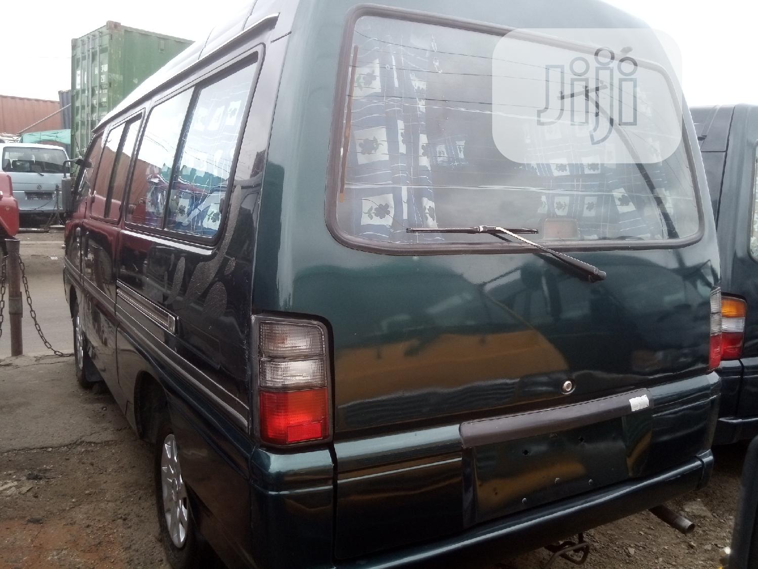 Mitsubishi L300 2001 Green