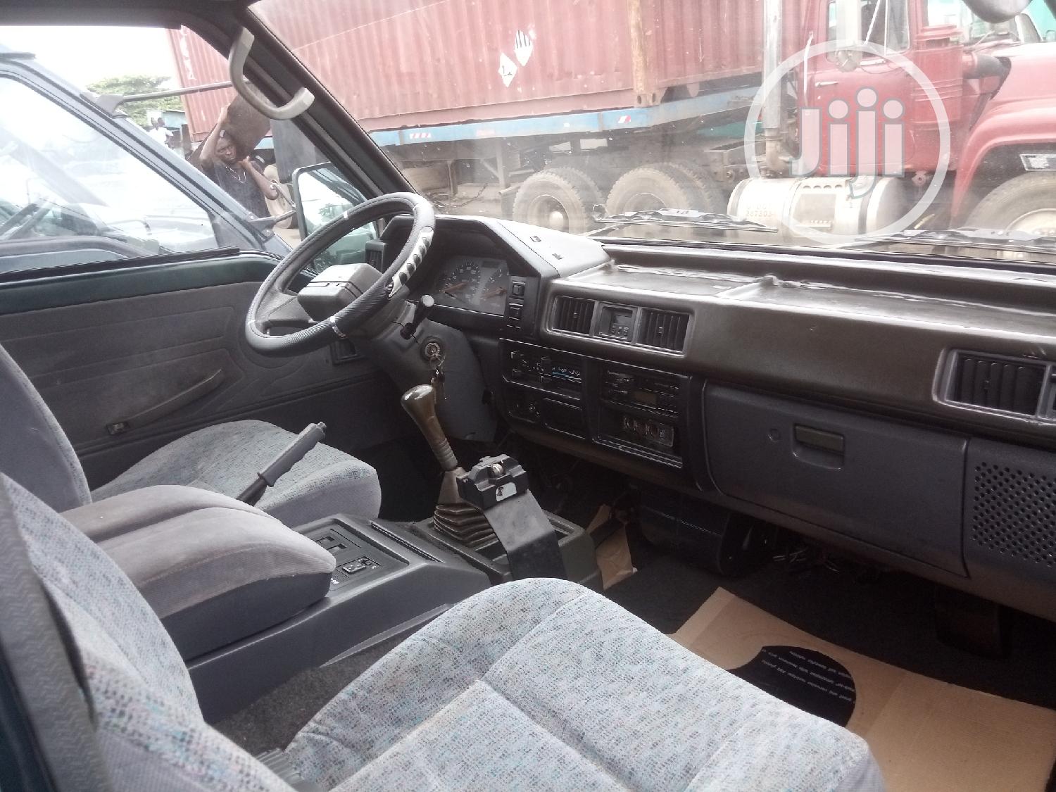 Mitsubishi L300 2001 Green