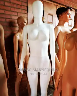 Female Plastic Full Body Mannequins Display All Colours