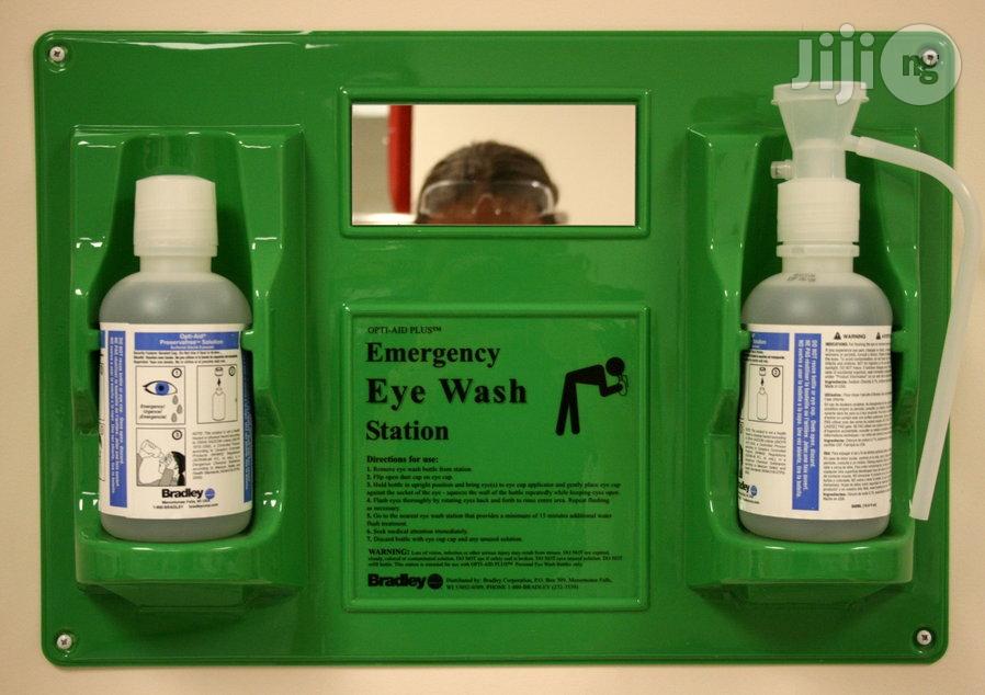 Emergency Eyewash Wall Station